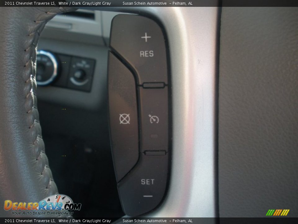 2011 Chevrolet Traverse LS White / Dark Gray/Light Gray Photo #27