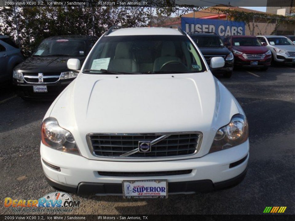 2009 Volvo XC90 3.2 Ice White / Sandstone Photo #2