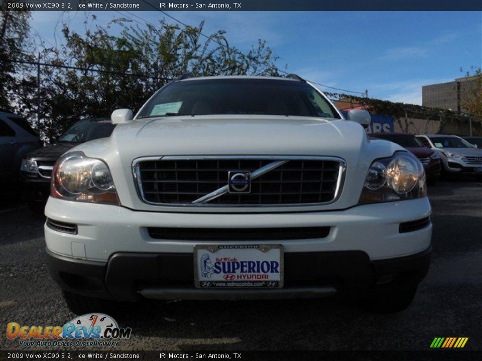 2009 Volvo XC90 3.2 Ice White / Sandstone Photo #3