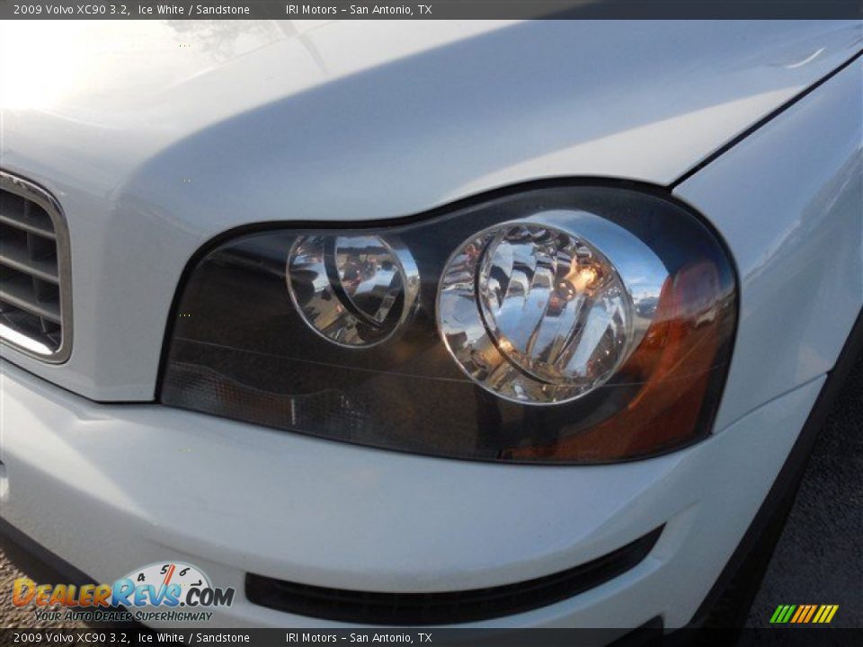 2009 Volvo XC90 3.2 Ice White / Sandstone Photo #4