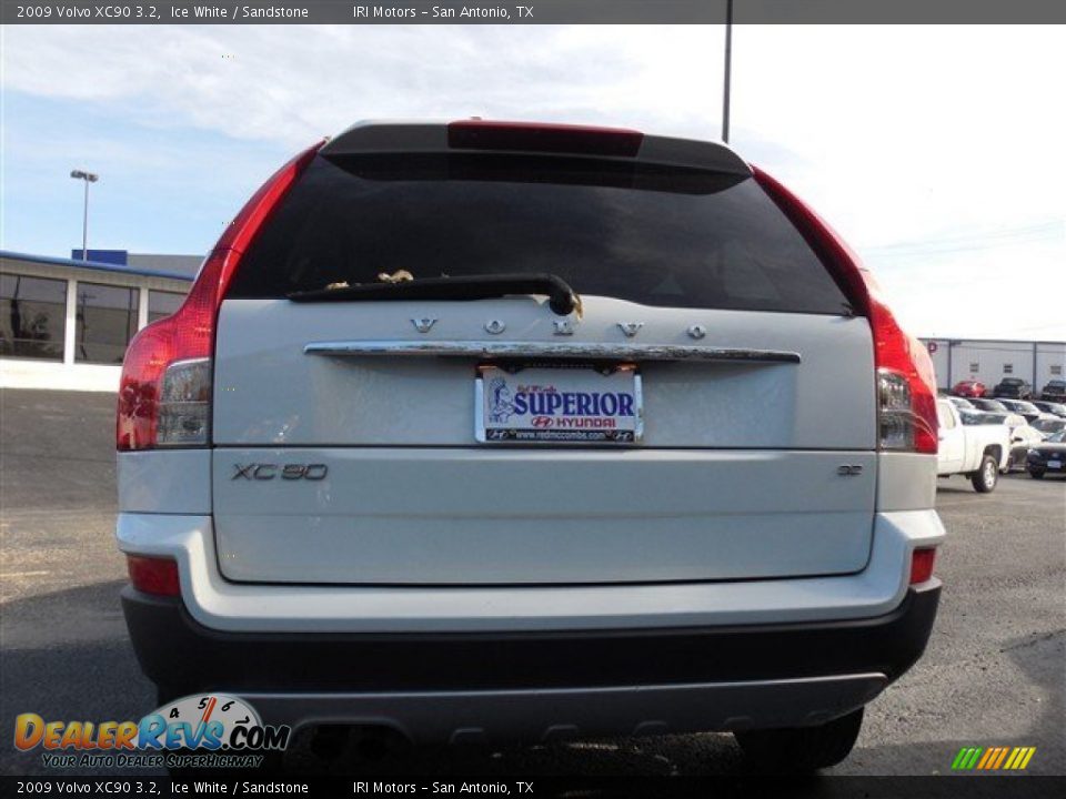 2009 Volvo XC90 3.2 Ice White / Sandstone Photo #10