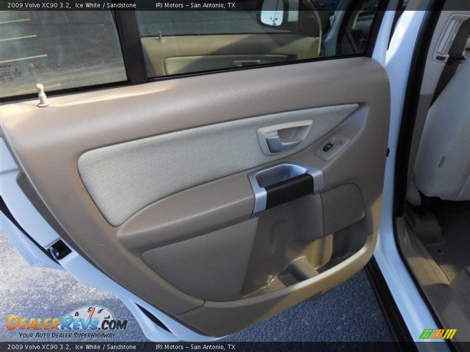 2009 Volvo XC90 3.2 Ice White / Sandstone Photo #15