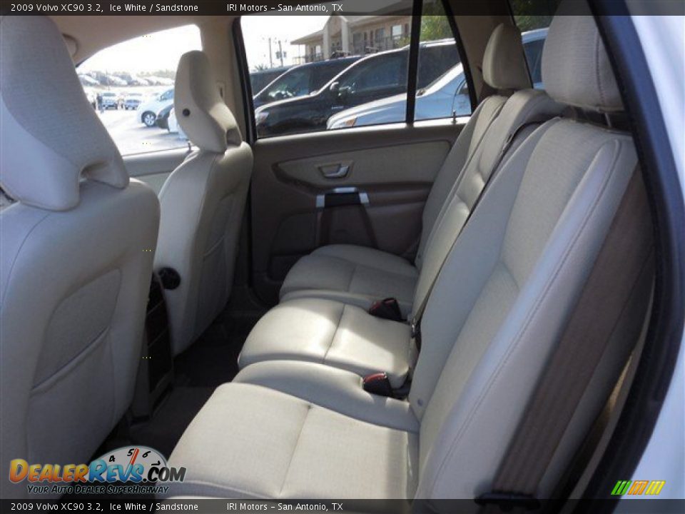 2009 Volvo XC90 3.2 Ice White / Sandstone Photo #16