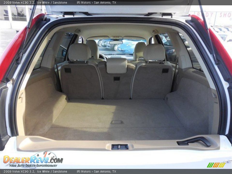 2009 Volvo XC90 3.2 Ice White / Sandstone Photo #18