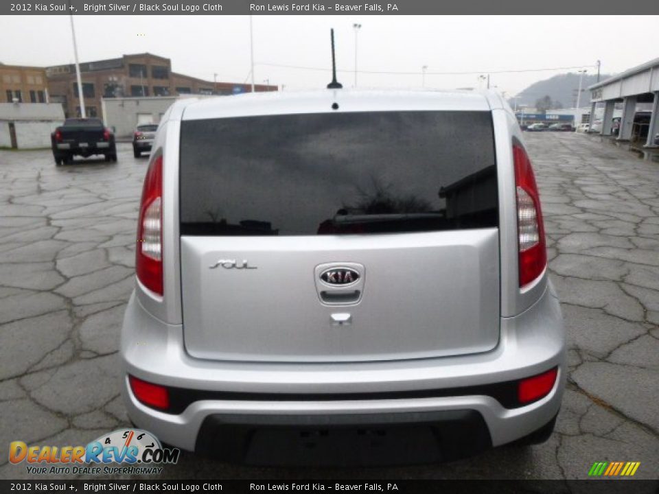 2012 Kia Soul + Bright Silver / Black Soul Logo Cloth Photo #7