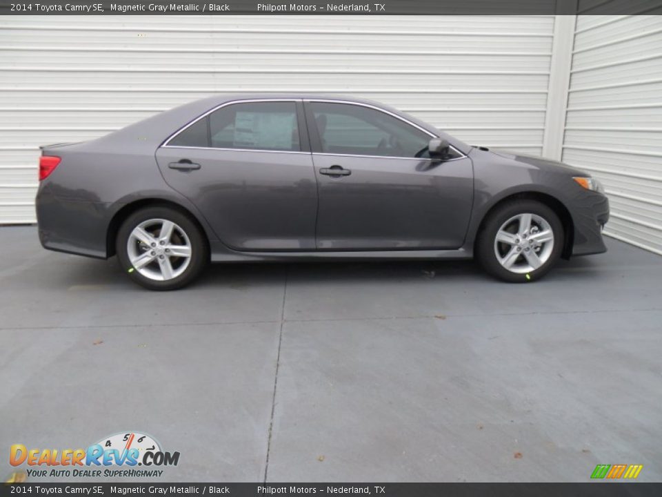 2014 Toyota Camry SE Magnetic Gray Metallic / Black Photo #3