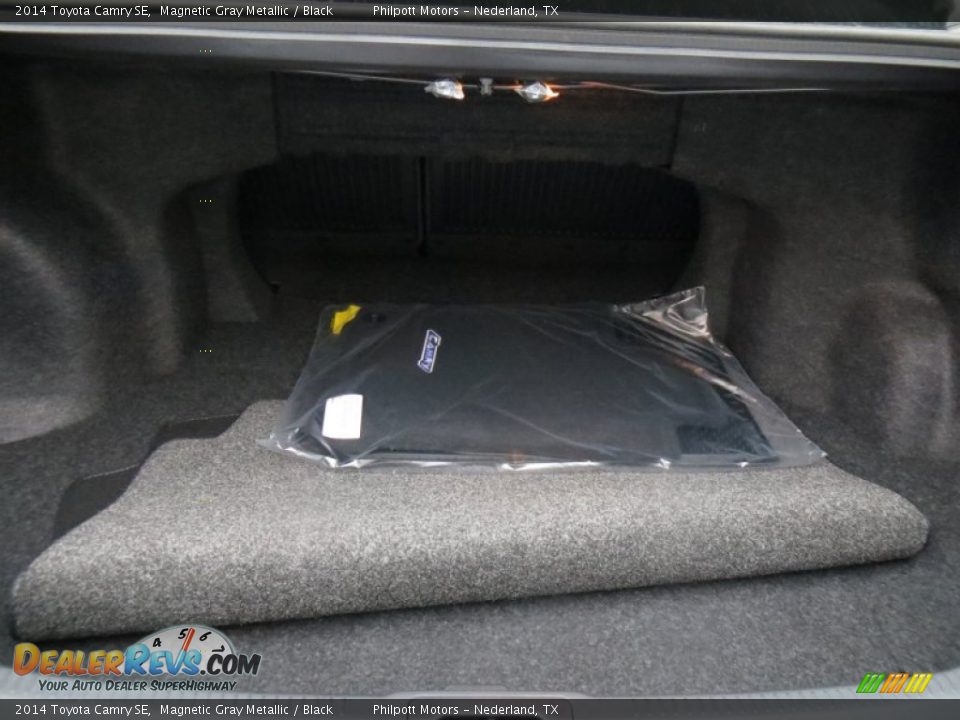 2014 Toyota Camry SE Magnetic Gray Metallic / Black Photo #22