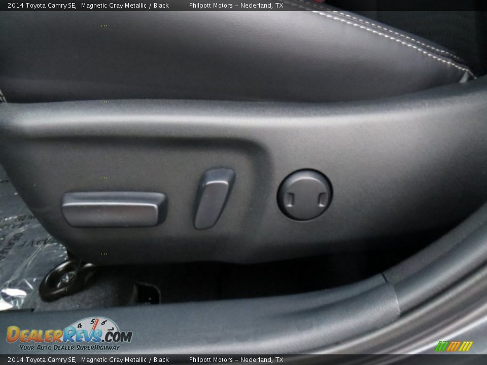 2014 Toyota Camry SE Magnetic Gray Metallic / Black Photo #27