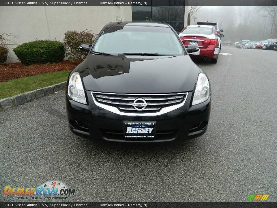 2011 Nissan Altima 2.5 S Super Black / Charcoal Photo #2