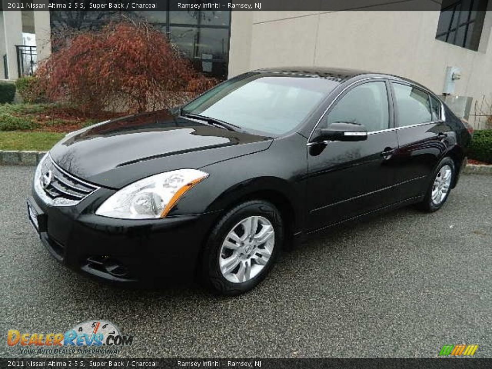 2011 Nissan Altima 2.5 S Super Black / Charcoal Photo #3