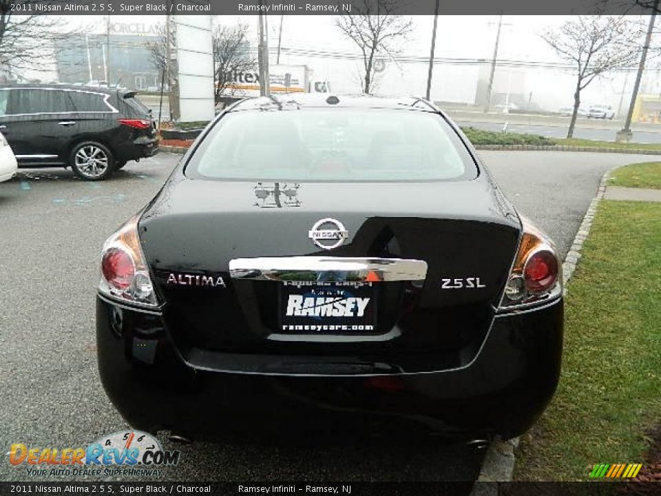 2011 Nissan Altima 2.5 S Super Black / Charcoal Photo #6