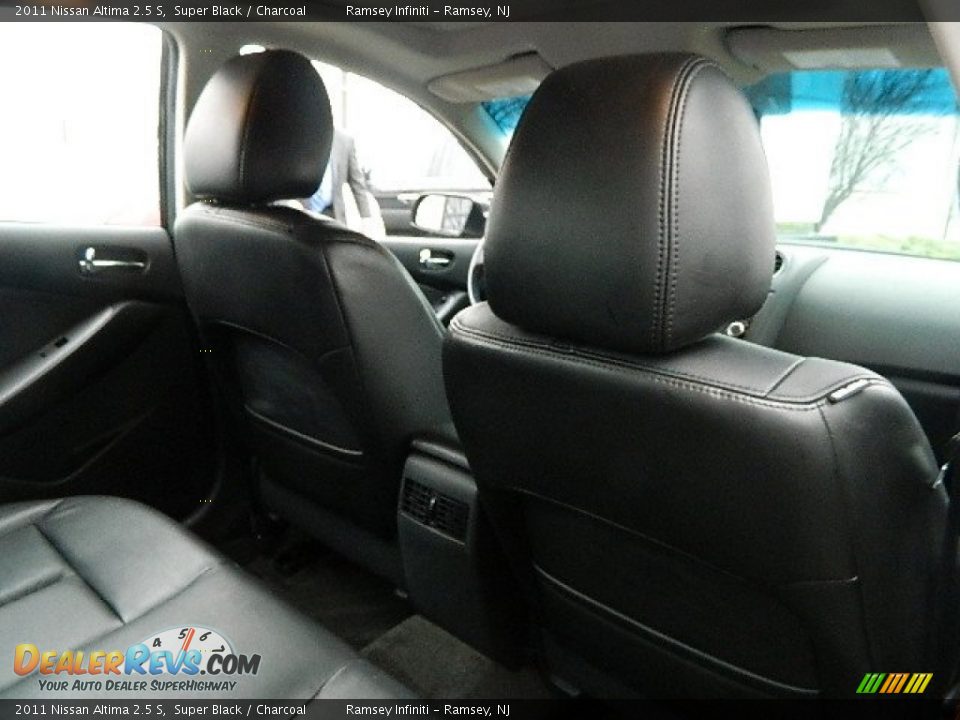 2011 Nissan Altima 2.5 S Super Black / Charcoal Photo #10