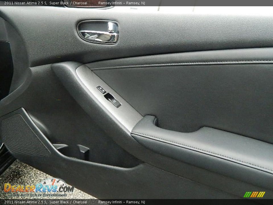 2011 Nissan Altima 2.5 S Super Black / Charcoal Photo #11