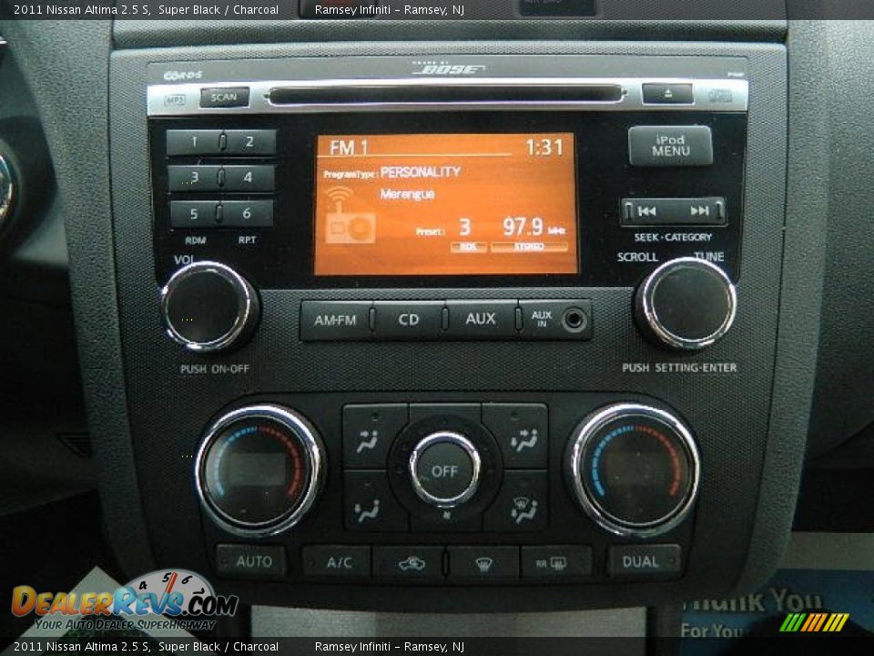 2011 Nissan Altima 2.5 S Super Black / Charcoal Photo #16