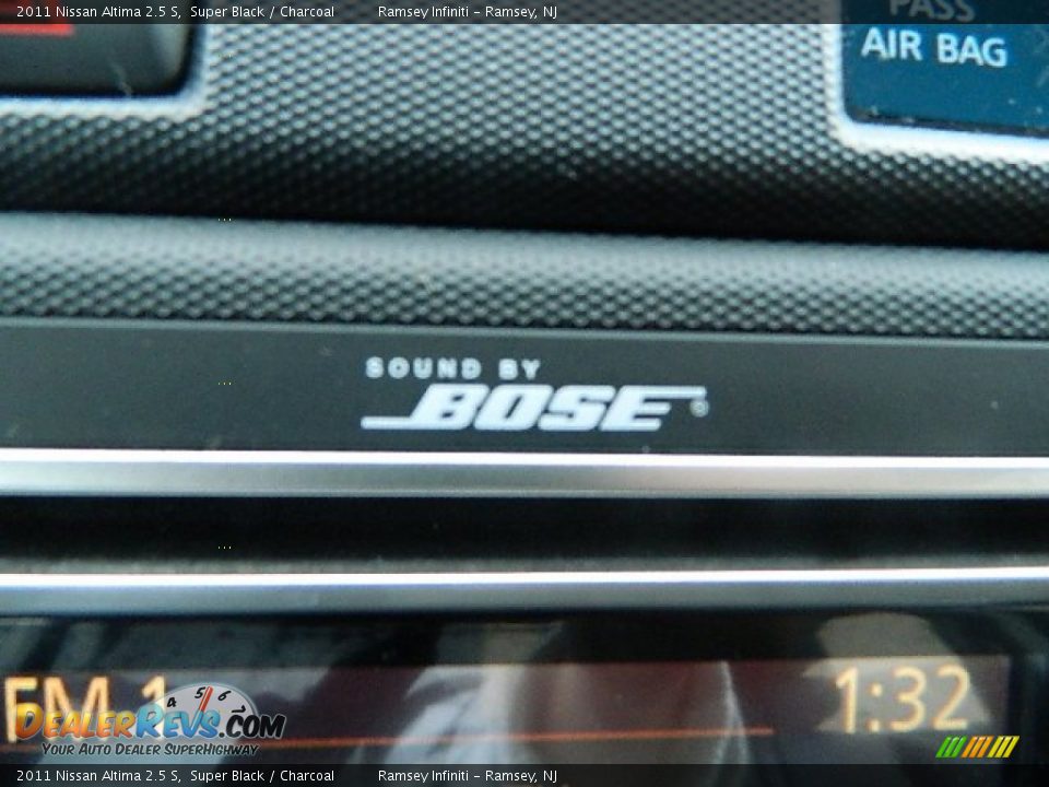 2011 Nissan Altima 2.5 S Super Black / Charcoal Photo #19