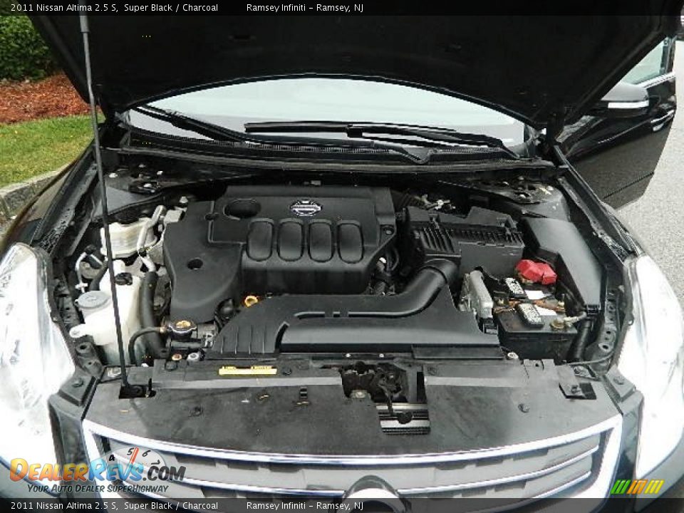 2011 Nissan Altima 2.5 S Super Black / Charcoal Photo #20
