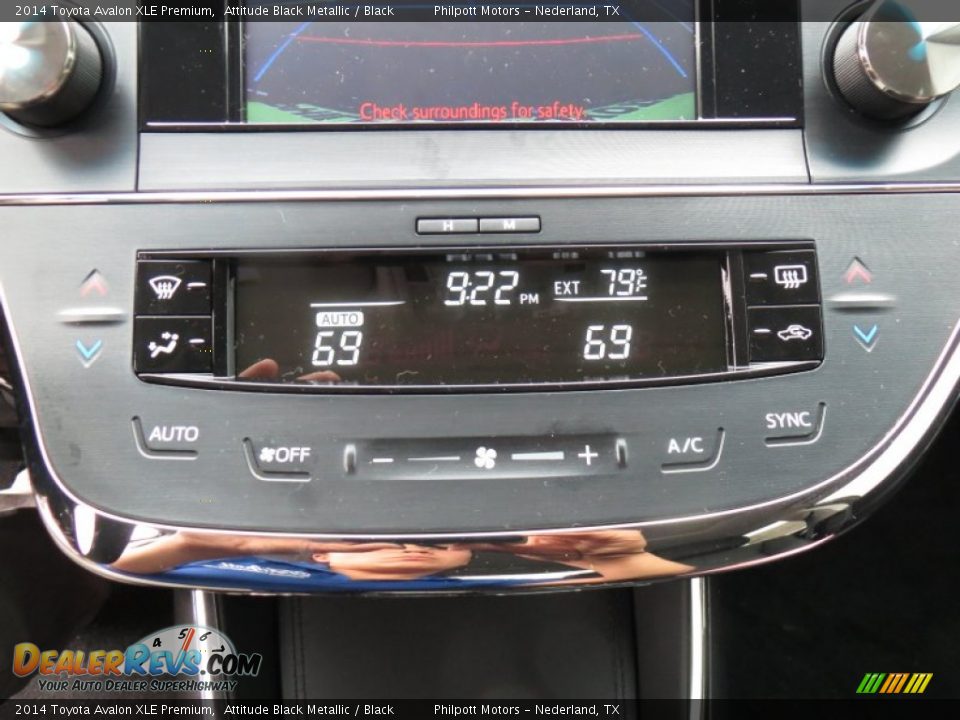 Controls of 2014 Toyota Avalon XLE Premium Photo #31