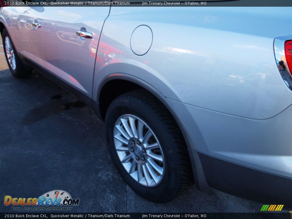 2010 Buick Enclave CXL Quicksilver Metallic / Titanium/Dark Titanium Photo #4