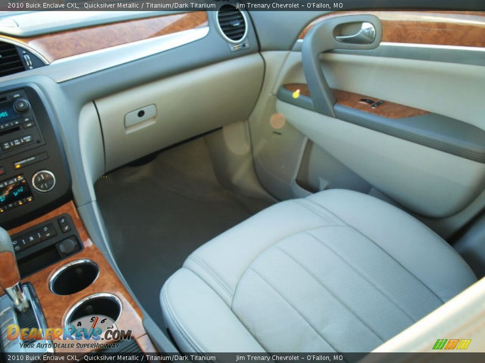 2010 Buick Enclave CXL Quicksilver Metallic / Titanium/Dark Titanium Photo #13