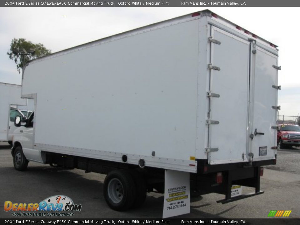 2004 Ford E Series Cutaway E450 Commercial Moving Truck Oxford White / Medium Flint Photo #4