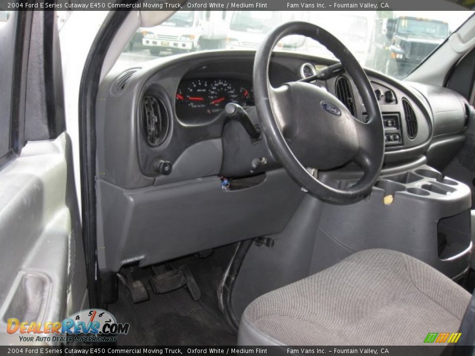 2004 Ford E Series Cutaway E450 Commercial Moving Truck Oxford White / Medium Flint Photo #9