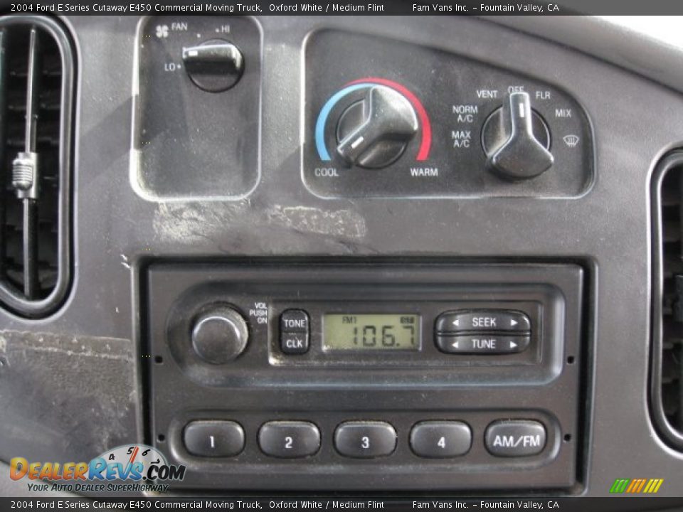 2004 Ford E Series Cutaway E450 Commercial Moving Truck Oxford White / Medium Flint Photo #10