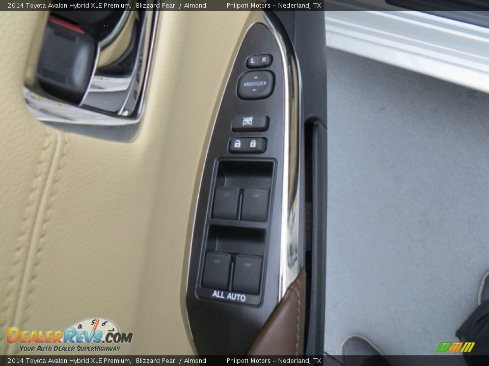 Controls of 2014 Toyota Avalon Hybrid XLE Premium Photo #25