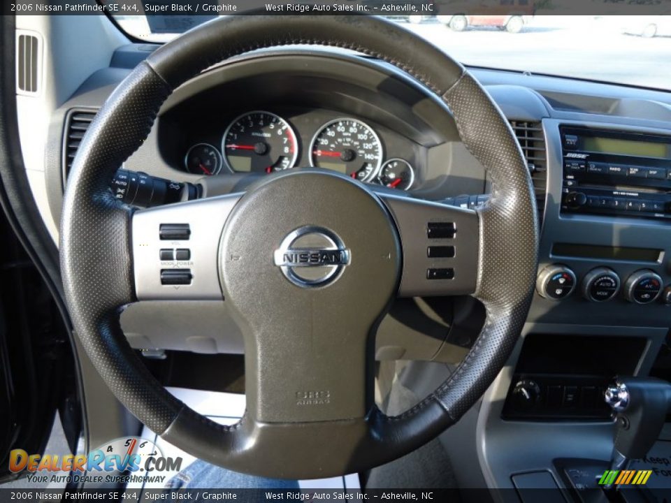 2006 Nissan Pathfinder SE 4x4 Super Black / Graphite Photo #9