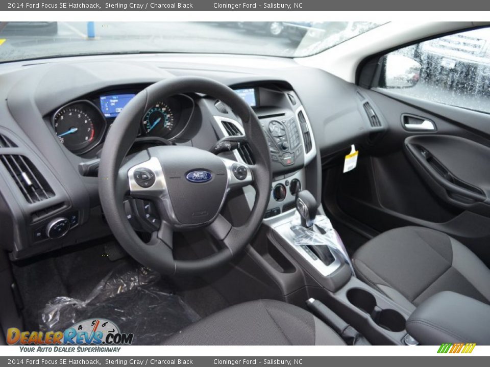 2014 Ford Focus SE Hatchback Sterling Gray / Charcoal Black Photo #6