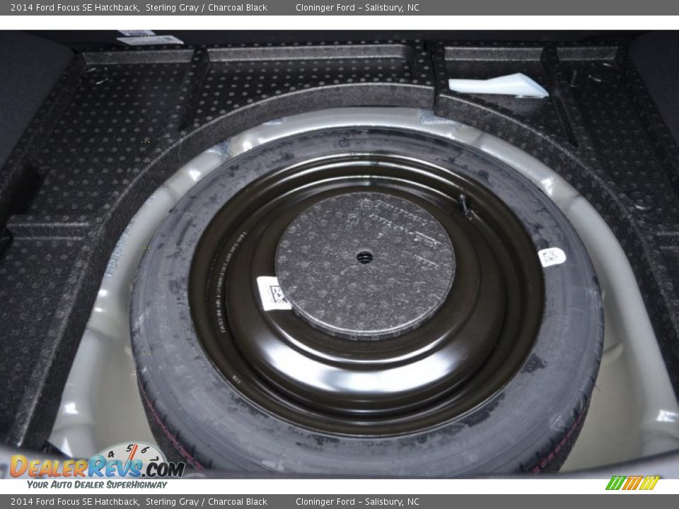 2014 Ford Focus SE Hatchback Sterling Gray / Charcoal Black Photo #9