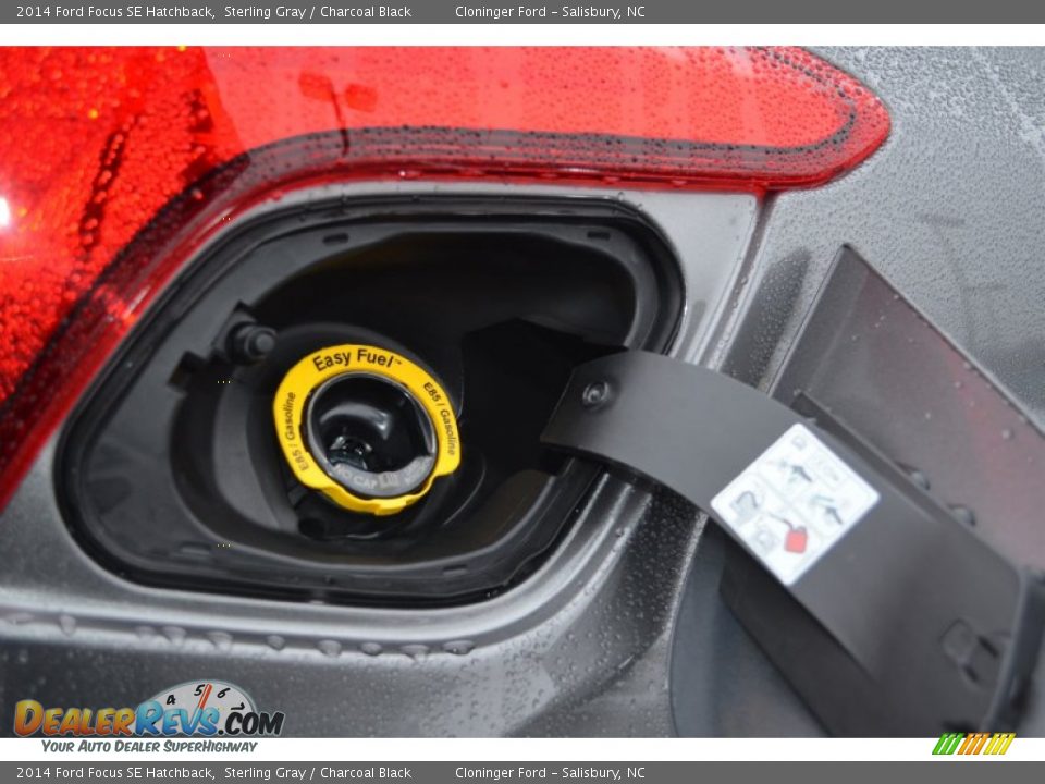 2014 Ford Focus SE Hatchback Sterling Gray / Charcoal Black Photo #11