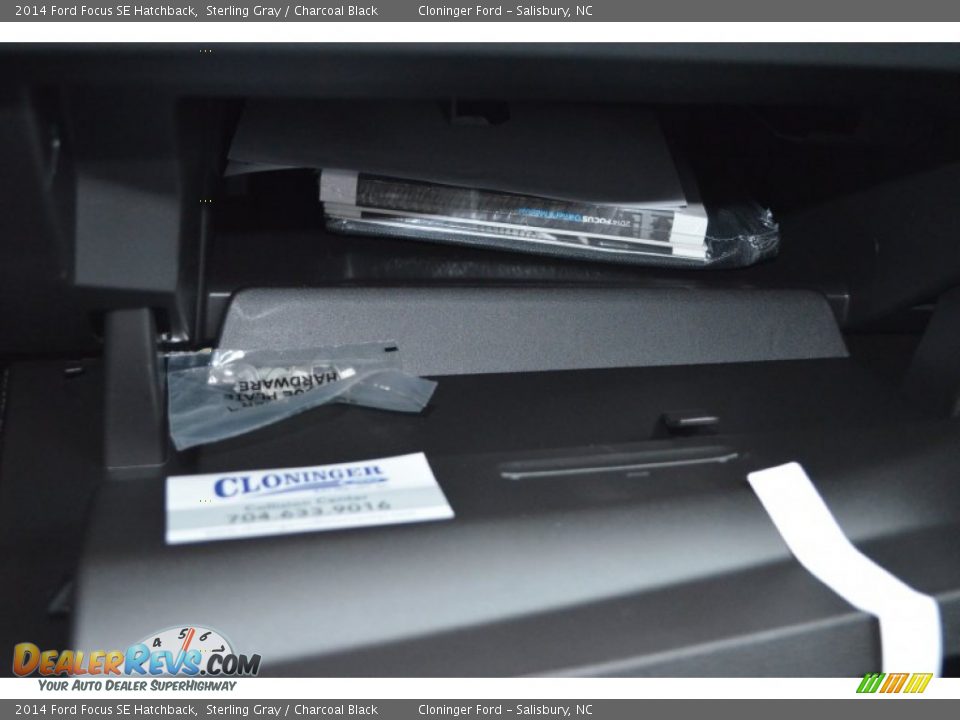 2014 Ford Focus SE Hatchback Sterling Gray / Charcoal Black Photo #24