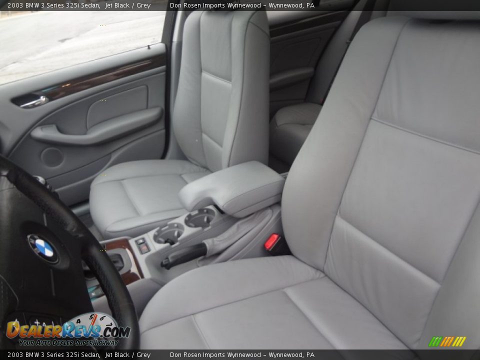 2003 BMW 3 Series 325i Sedan Jet Black / Grey Photo #4