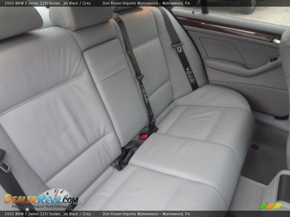 2003 BMW 3 Series 325i Sedan Jet Black / Grey Photo #14