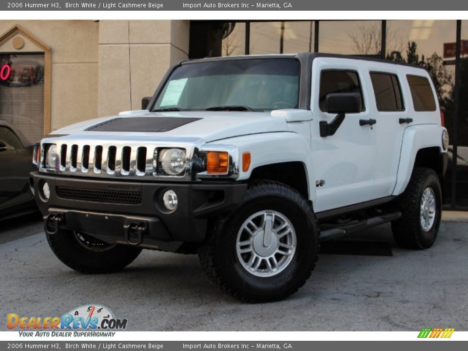 Front 3/4 View of 2006 Hummer H3  Photo #3