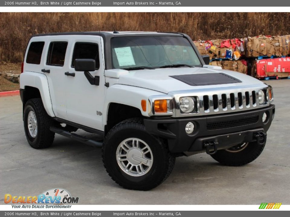 Front 3/4 View of 2006 Hummer H3  Photo #4