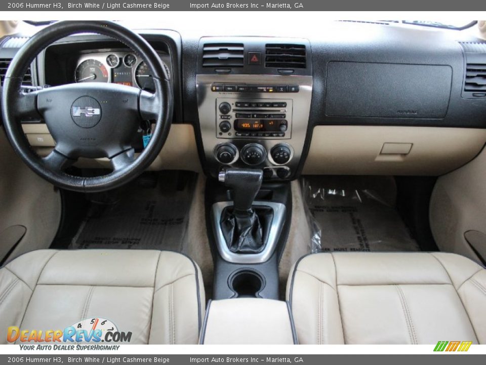 Dashboard of 2006 Hummer H3  Photo #18