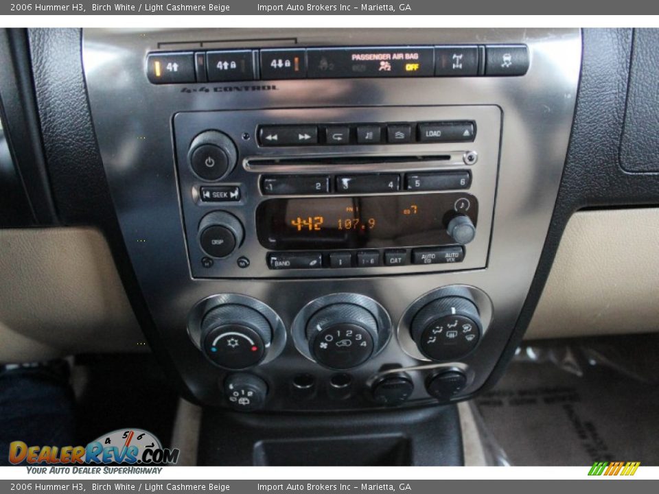 Controls of 2006 Hummer H3  Photo #25