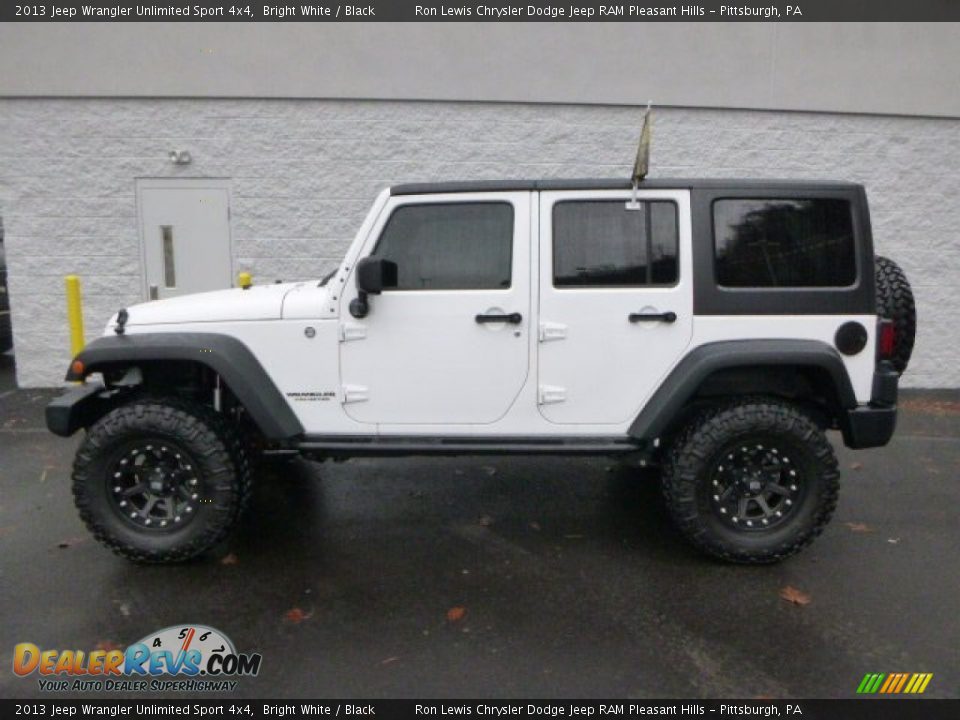 2013 Jeep Wrangler Unlimited Sport 4x4 Bright White / Black Photo #2