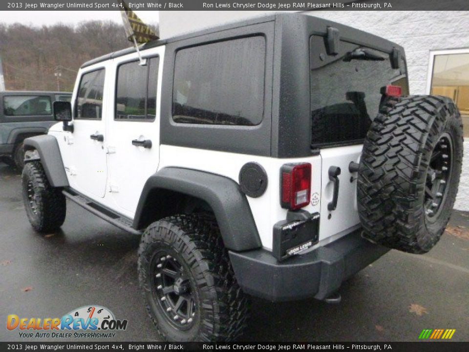 2013 Jeep Wrangler Unlimited Sport 4x4 Bright White / Black Photo #3