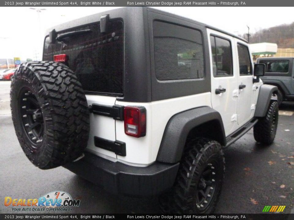 2013 Jeep Wrangler Unlimited Sport 4x4 Bright White / Black Photo #5