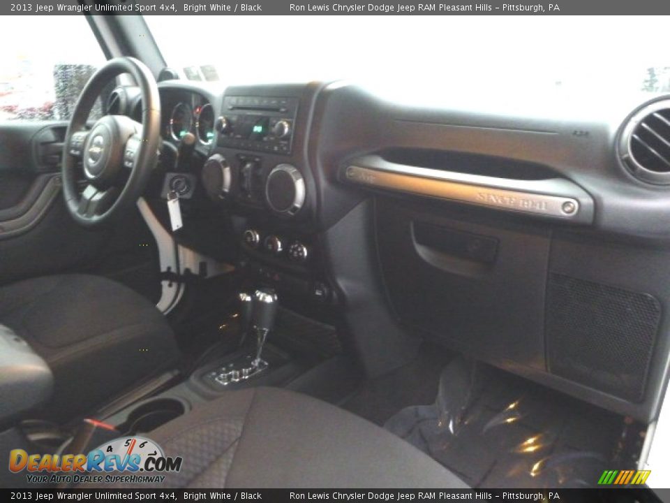 2013 Jeep Wrangler Unlimited Sport 4x4 Bright White / Black Photo #10