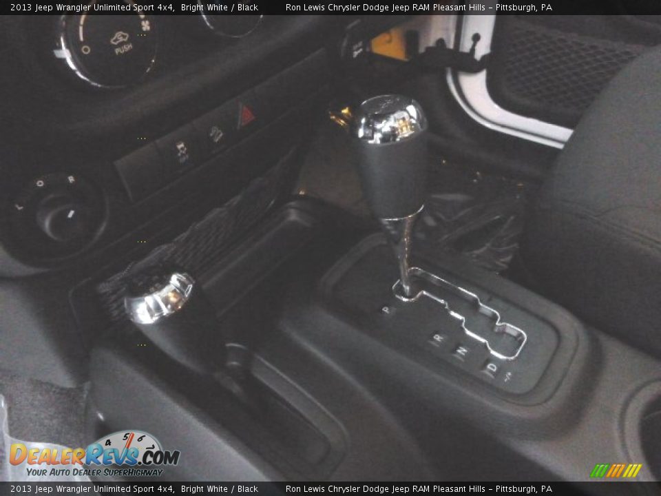 2013 Jeep Wrangler Unlimited Sport 4x4 Bright White / Black Photo #17