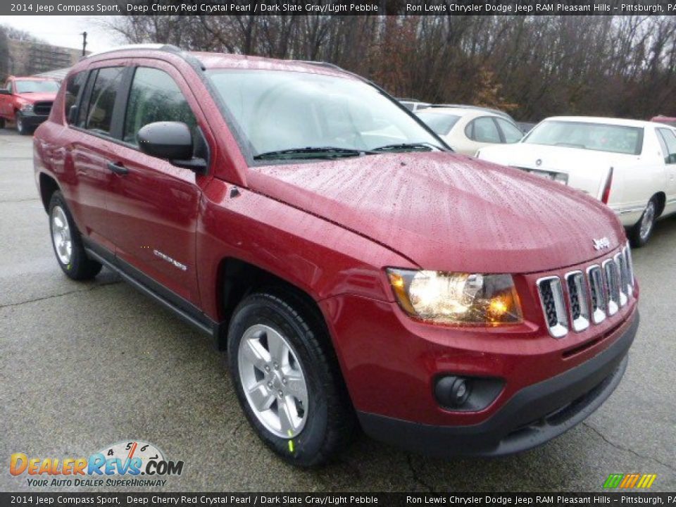 Front 3/4 View of 2014 Jeep Compass Sport Photo #7