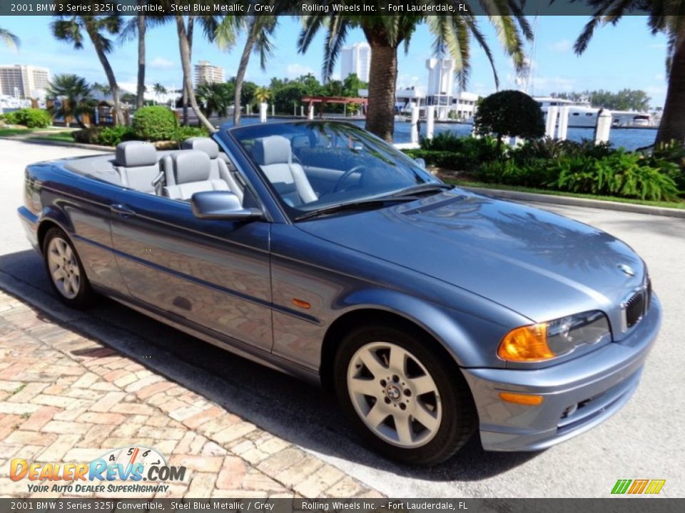 Front 3/4 View of 2001 BMW 3 Series 325i Convertible Photo #5