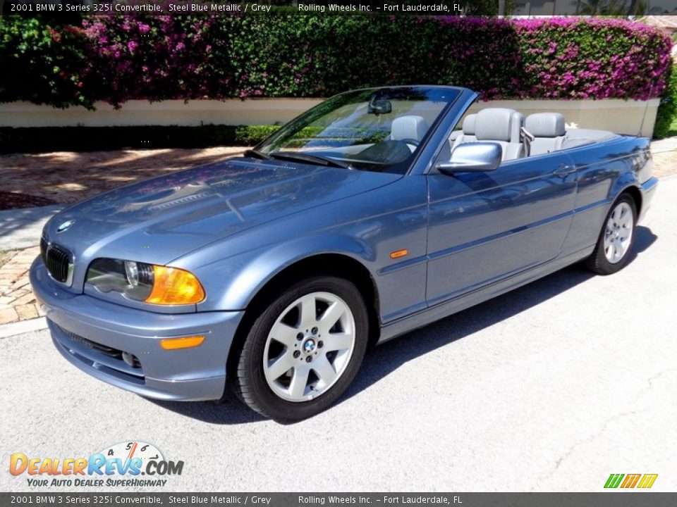 Front 3/4 View of 2001 BMW 3 Series 325i Convertible Photo #11