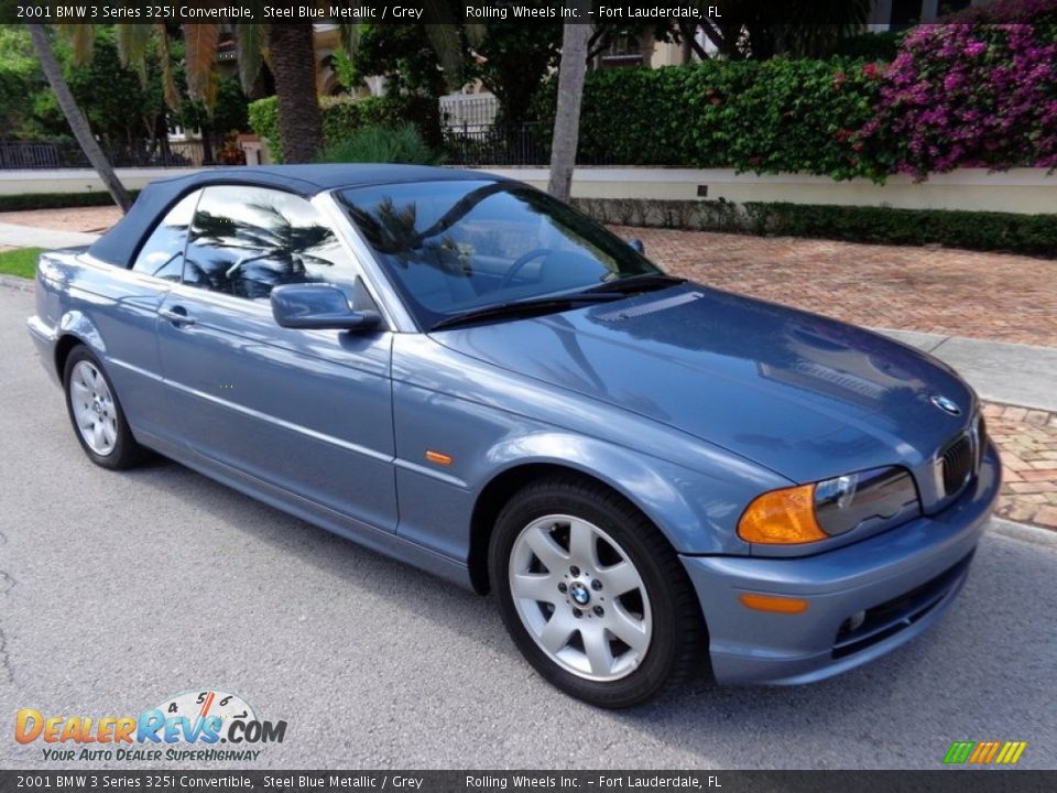 Front 3/4 View of 2001 BMW 3 Series 325i Convertible Photo #35