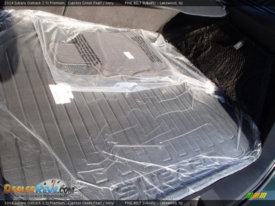 2014 Subaru Outback 2.5i Premium Cypress Green Pearl / Ivory Photo #9