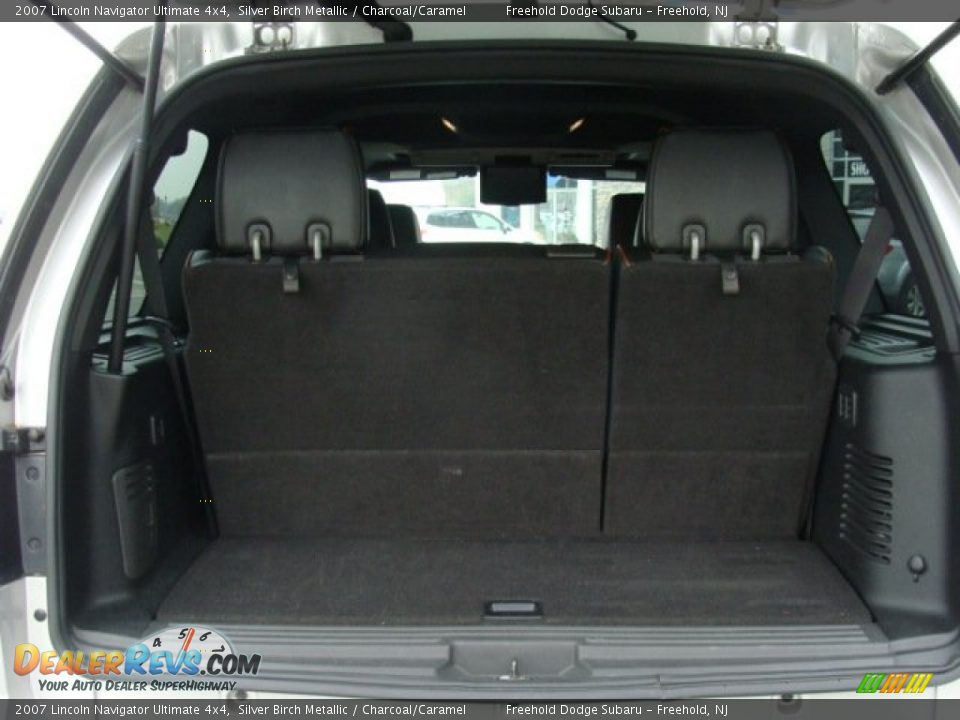 2007 Lincoln Navigator Ultimate 4x4 Silver Birch Metallic / Charcoal/Caramel Photo #6