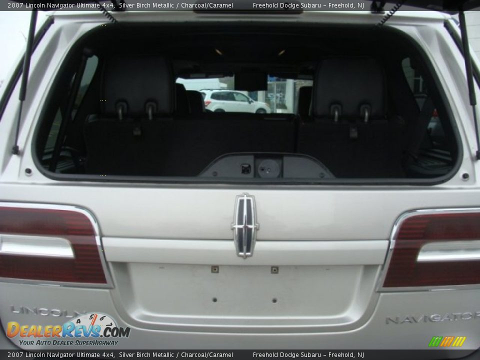 2007 Lincoln Navigator Ultimate 4x4 Silver Birch Metallic / Charcoal/Caramel Photo #7